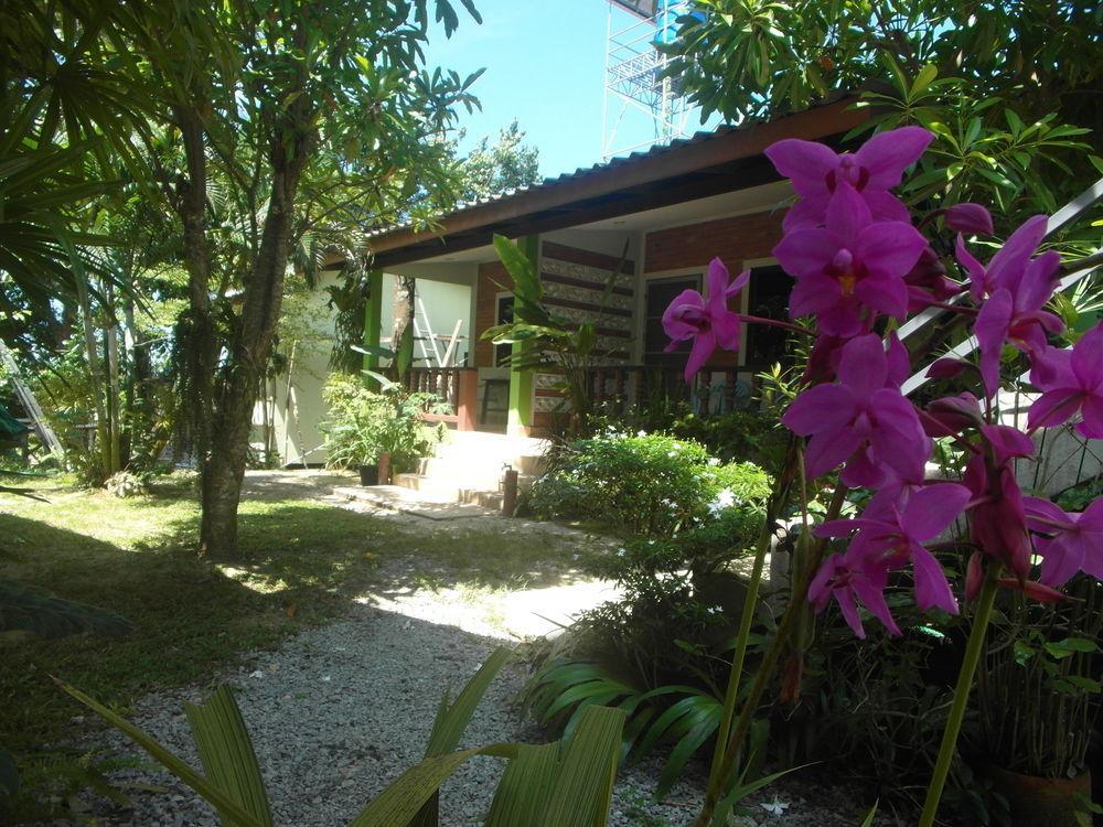 Wandee Bed & Breakfast Khao Lak Eksteriør billede
