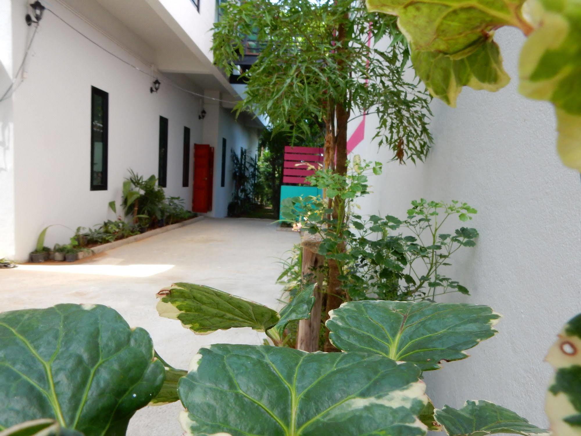 Wandee Bed & Breakfast Khao Lak Eksteriør billede